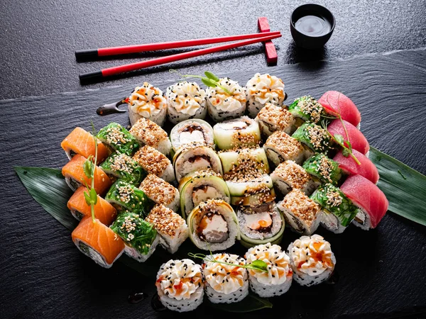 Sushi Piedra Negra —  Fotos de Stock