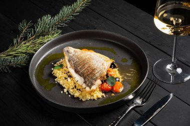  Limon soslu kızarmış balık.