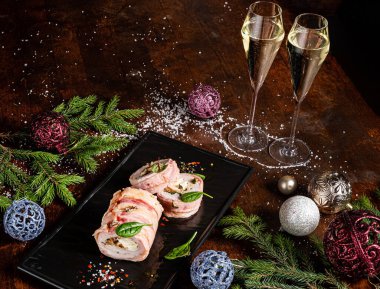 Noel masasında hindi çorbası.