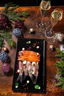 Noel masasında atıştırmalıklar, toplanın.