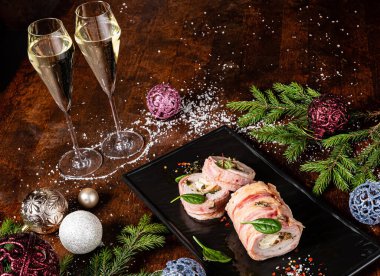 Noel masasında hindi çorbası.