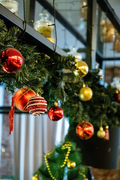 Albero Natale Con Palle Oro Rosse — Foto Stock