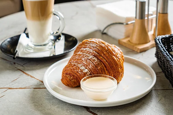 Croissant Cappuccino Café — Fotografia de Stock