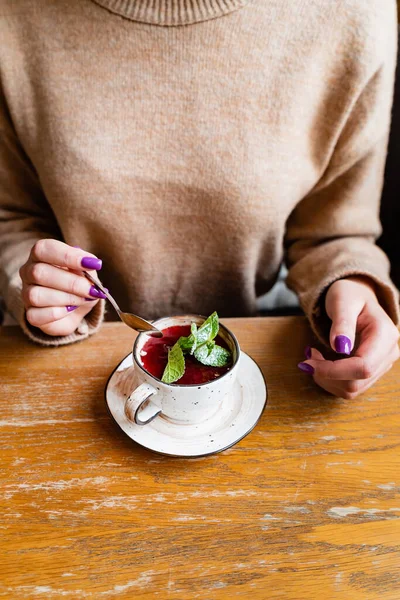 Woman Eating Berry Dessert Cup — Stockfoto
