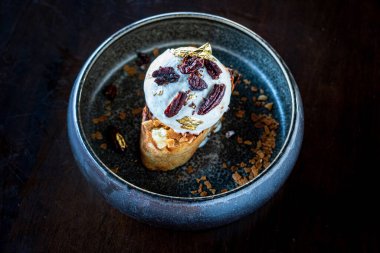 Cevizli ve dondurmalı kış tatlısı.