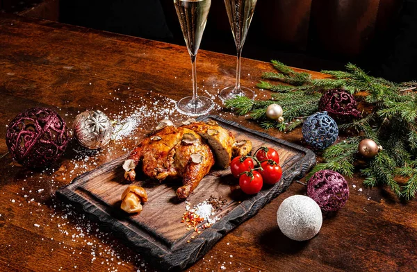 Noel Tavuğu Şampanya Masada — Stok fotoğraf