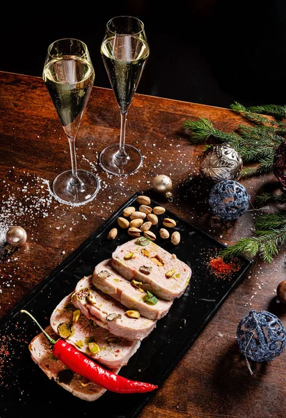 Noel antipasti köftesi tavuk güvecinden yapılır., 