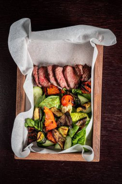 ızgara sebzeli dana biftek