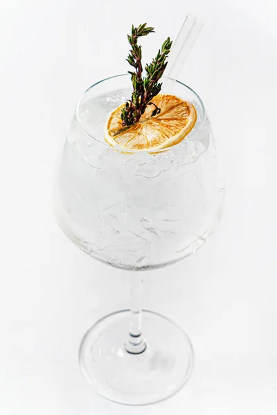 Cocktail Witte Achtergrond — Stockfoto