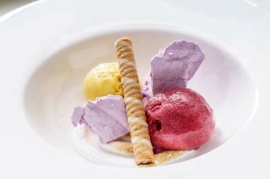 gözlemeli meyveli dondurma.