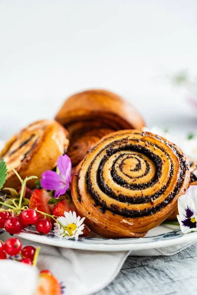 Freshly Baked Cinnamon Rolls Flowers — Stock Photo, Image