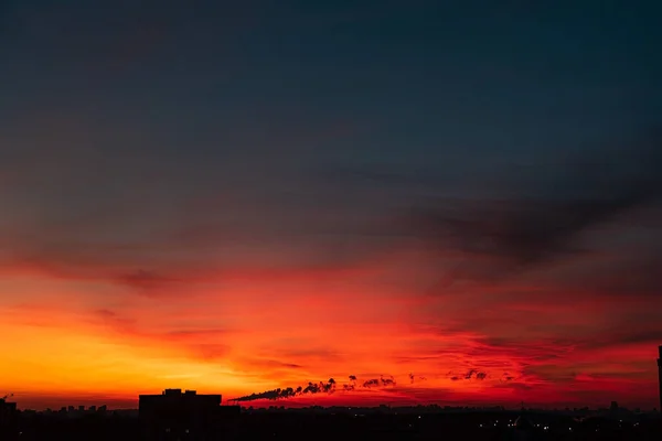 Oranje Zonsondergang Boven Grote Stad — Stockfoto