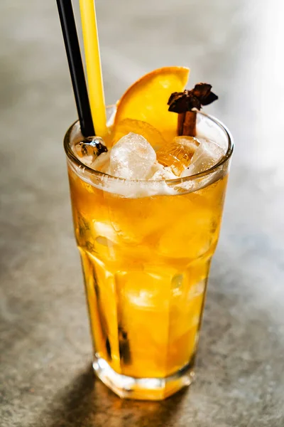 Smaklig Alkoholhaltig Gammaldags Cocktail Baren — Stockfoto