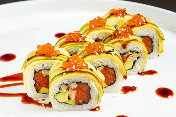 Sushi Saboroso Placa Branca — Fotografia de Stock