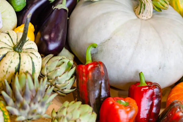 Légumes Frais Sur Table — Photo