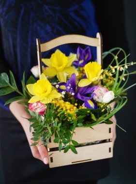 Ellerinde güzel bir buket