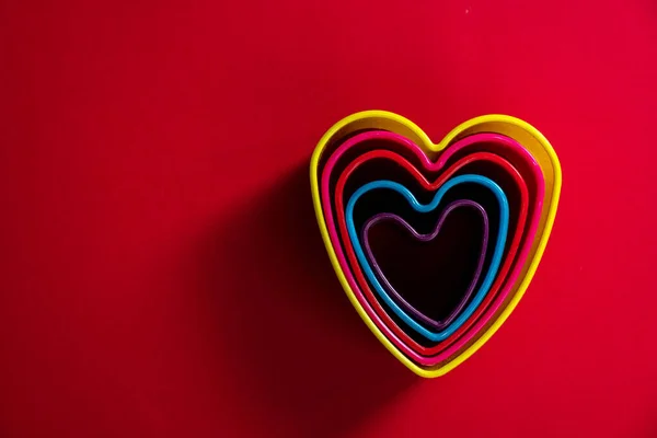 Herzform Auf Rotem Hintergrund — Stockfoto