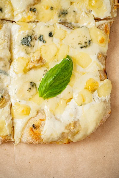 Pizza Med Päron Och Blåmögelost — Stockfoto