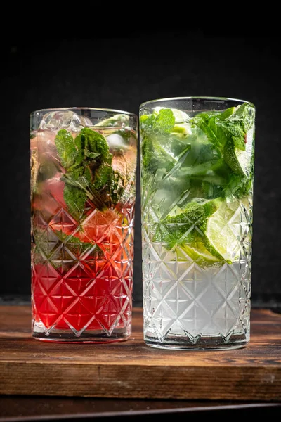 Mojitos Froids Dans Bar — Photo