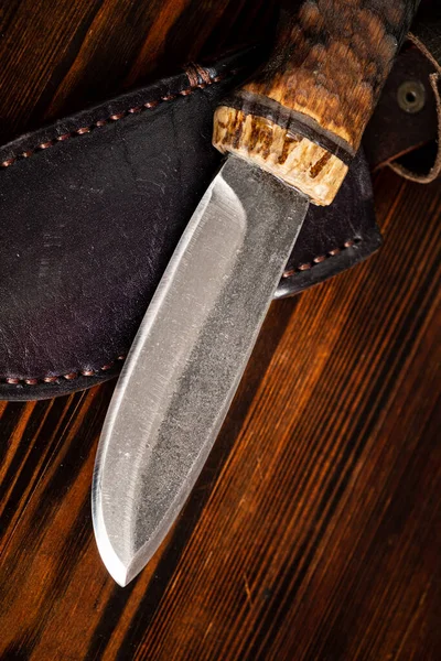 Coltello Uno Sfondo Legno — Foto Stock