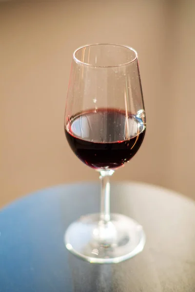 Κόκκινο Κρασί Στο Ποτήρι — Φωτογραφία Αρχείου