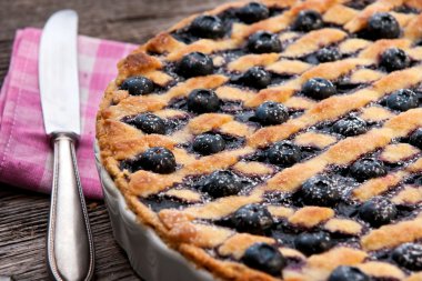 Yaban mersinli pasta