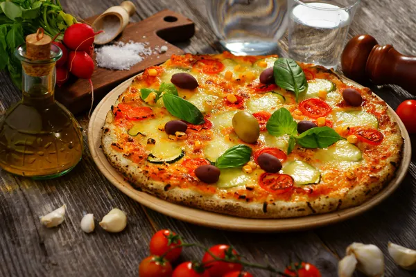 Pizza — Stockfoto