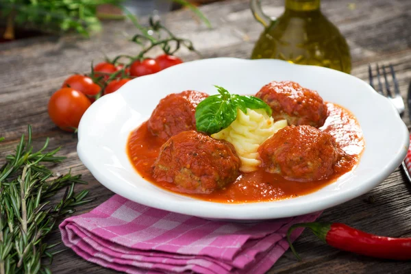 Köttbullar och potatismos — Stockfoto