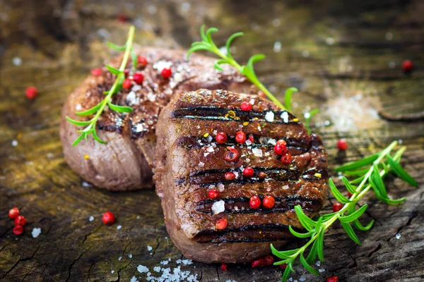 Juicy Fillet Steak with Fresh Herbs — Stock Photo, Image