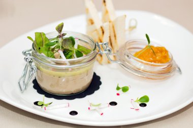 çeşitli soslar ile snack