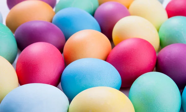 Krásné barevné velikonoční vajíčka. — Stock fotografie