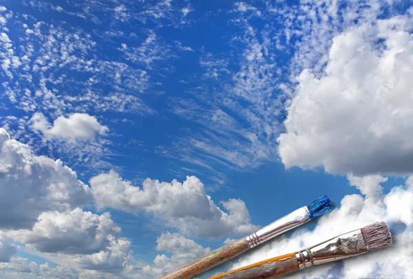 Pincel pintar un cielo hermoso . —  Fotos de Stock