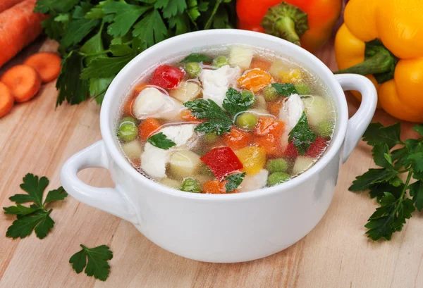 Sopa de verduras con pollo — Foto de Stock