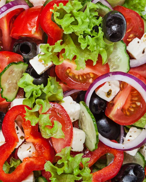 Yunan vejetaryen mutfağı - taze sebze salatası yakın çekim — Stok fotoğraf