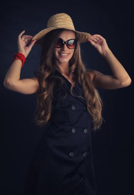 Retro genç seksi bir kadın portresi stilize edilmiş.