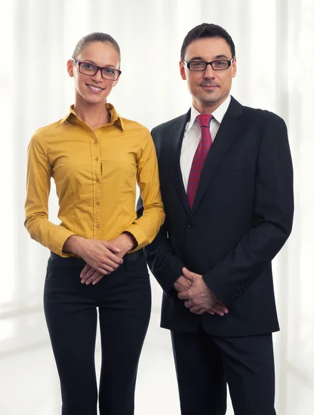 Affärskvinna och affärsman — Stockfoto