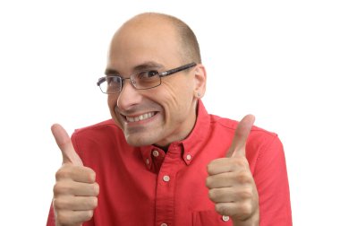 kel adam parmaklarını havaya