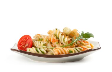 domates soslu makarna radiatore