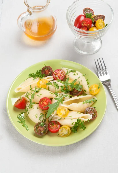 Shell pasta vith groenten — Stockfoto