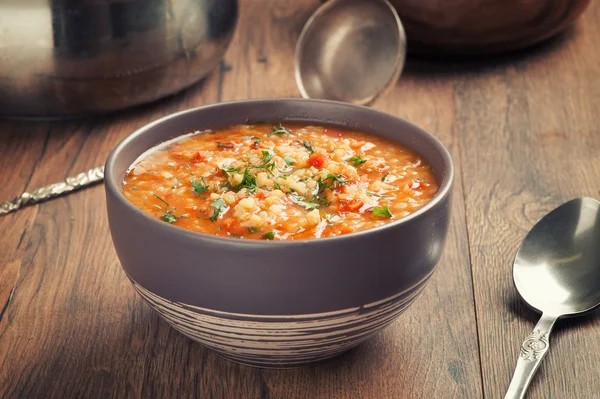 Zeleninová polévka s čočkou a bulgur — Stock fotografie