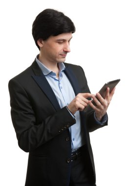 genç erkek icra dijital tablet kullanma
