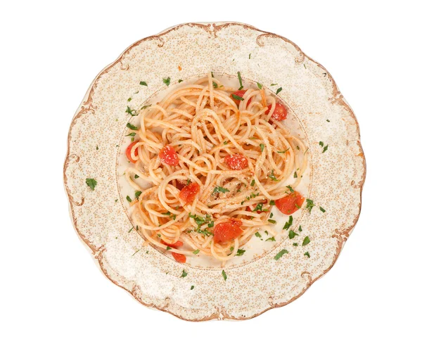 Тарелка спагетти и томатный соус на белом фоне — стоковое фото