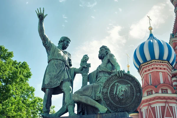 Monumento a Minin e Pozharsky su Piazza Rossa. Mosca, Russia — Foto Stock