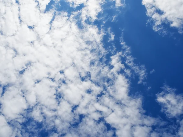 Céu azul fundo — Fotografia de Stock