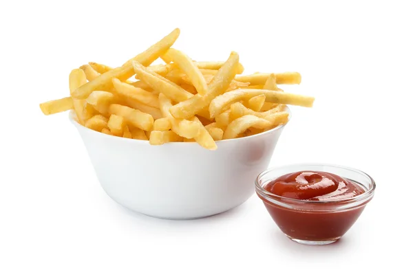 Pommes med ketchup på vit — Stockfoto