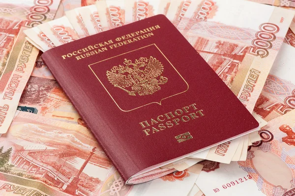 Passeport russe avec argent — Photo