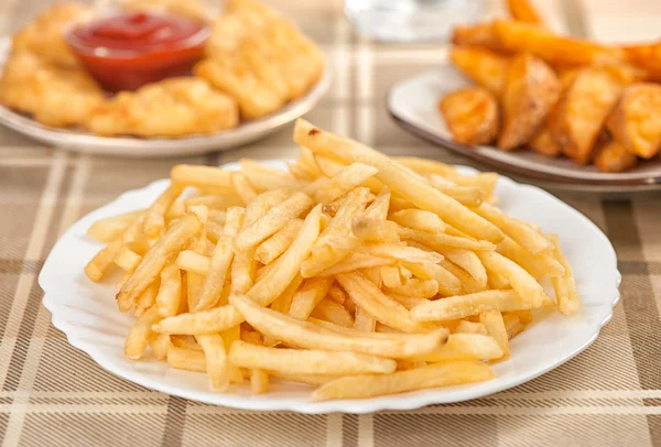 De la nourriture rapide. Frites — Photo