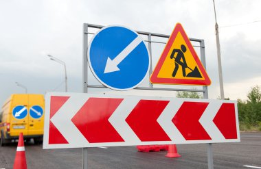 yol çalışmaları işaretleri