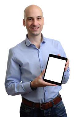 tablet bilgisayar ile mutlu bir adam
