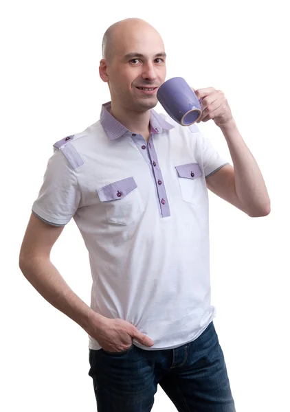 Jeune homme occasionnel avec une tasse de café — Photo